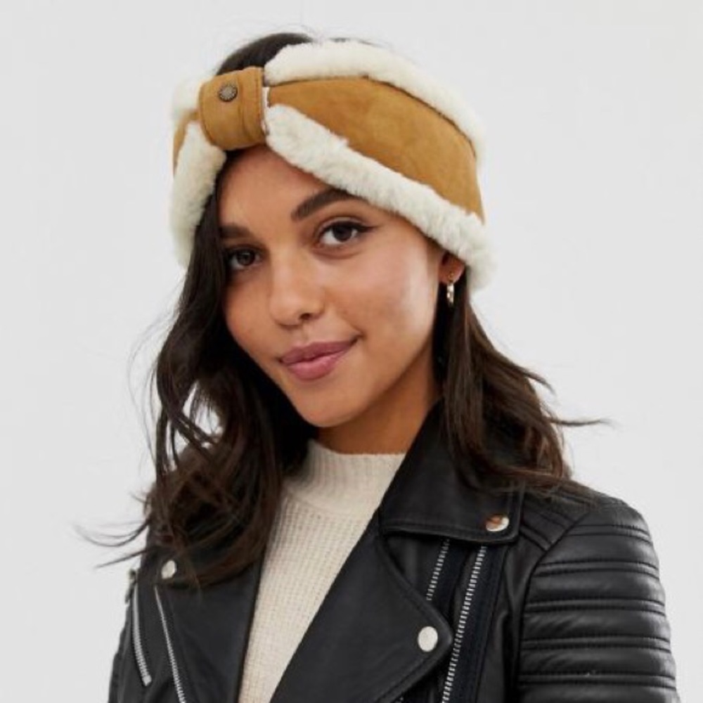 SOLD✨UGG Genuine Shearling Bow Headband - Natural